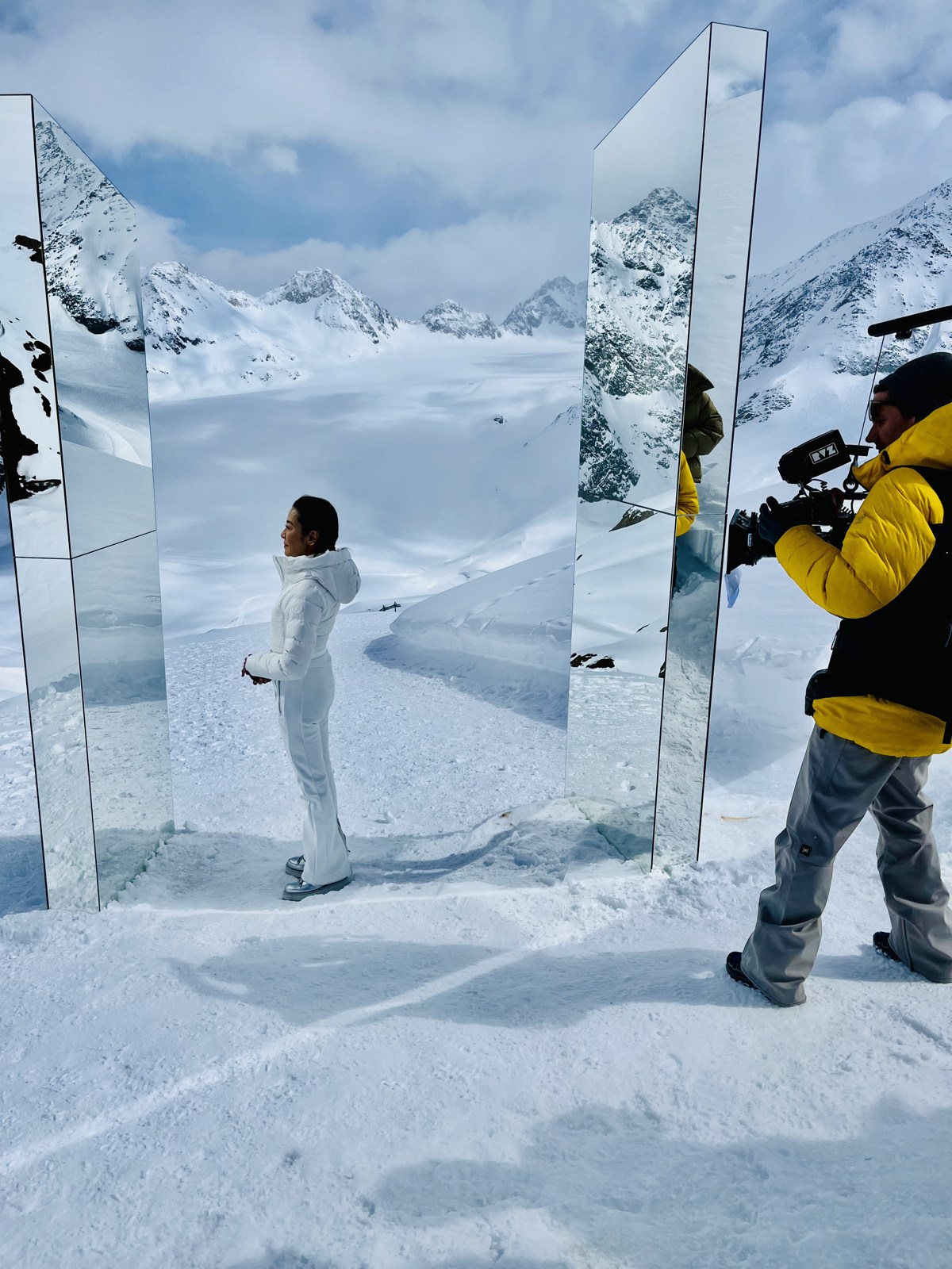 Mirrored fashion set in snow