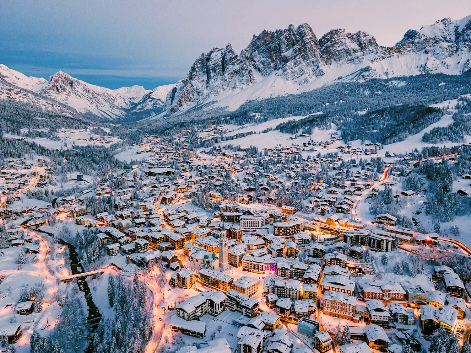 Winter cities — Cortina d’Ampezzo / Italy